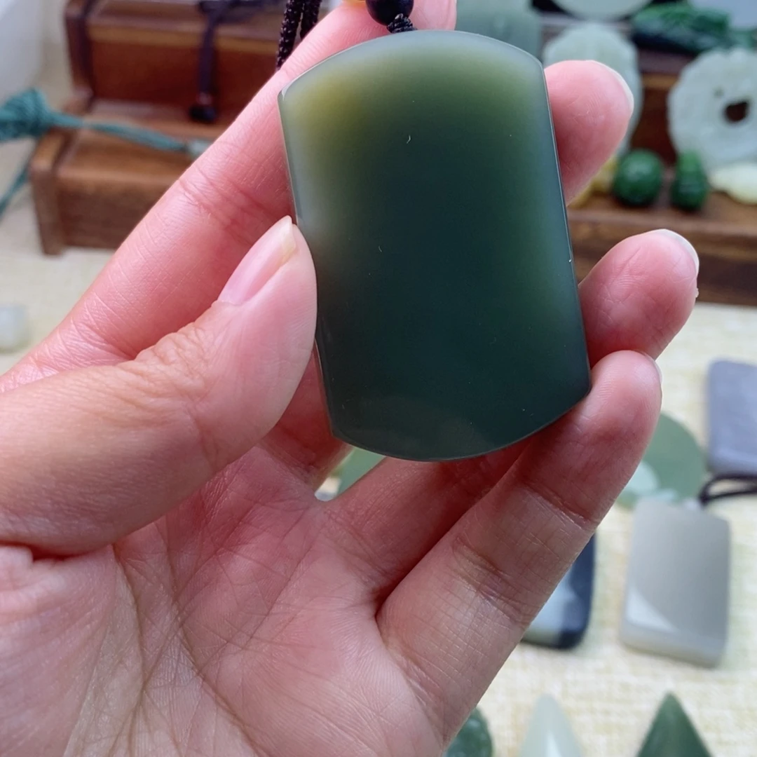 和田玉未镶嵌颈饰二**啊