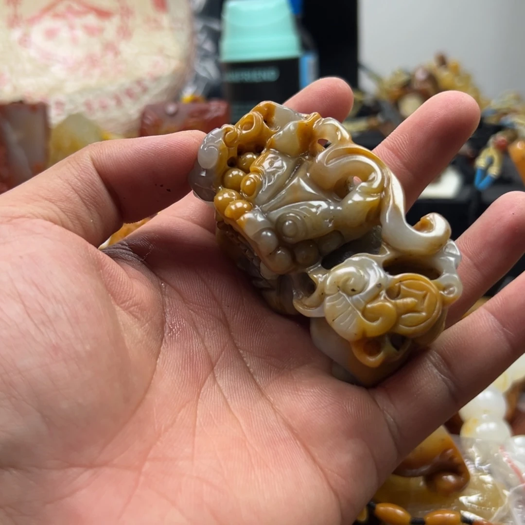 石英质玉（黄龙玉）未镶嵌hly