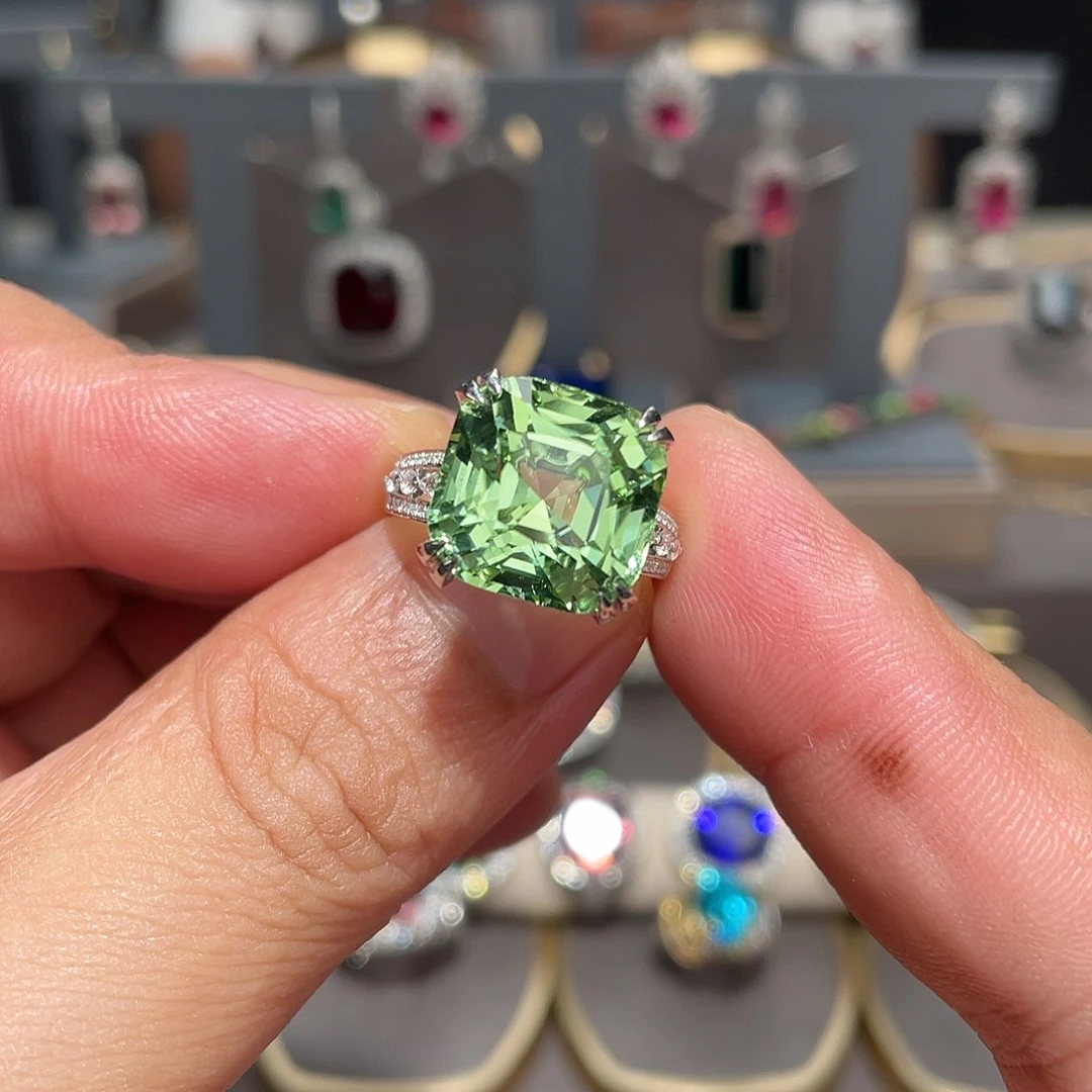 18K金镶嵌戒指碧玺12.09ct