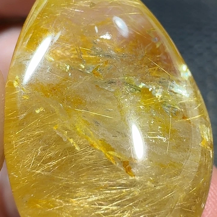 未镶嵌颈饰水晶梨****易