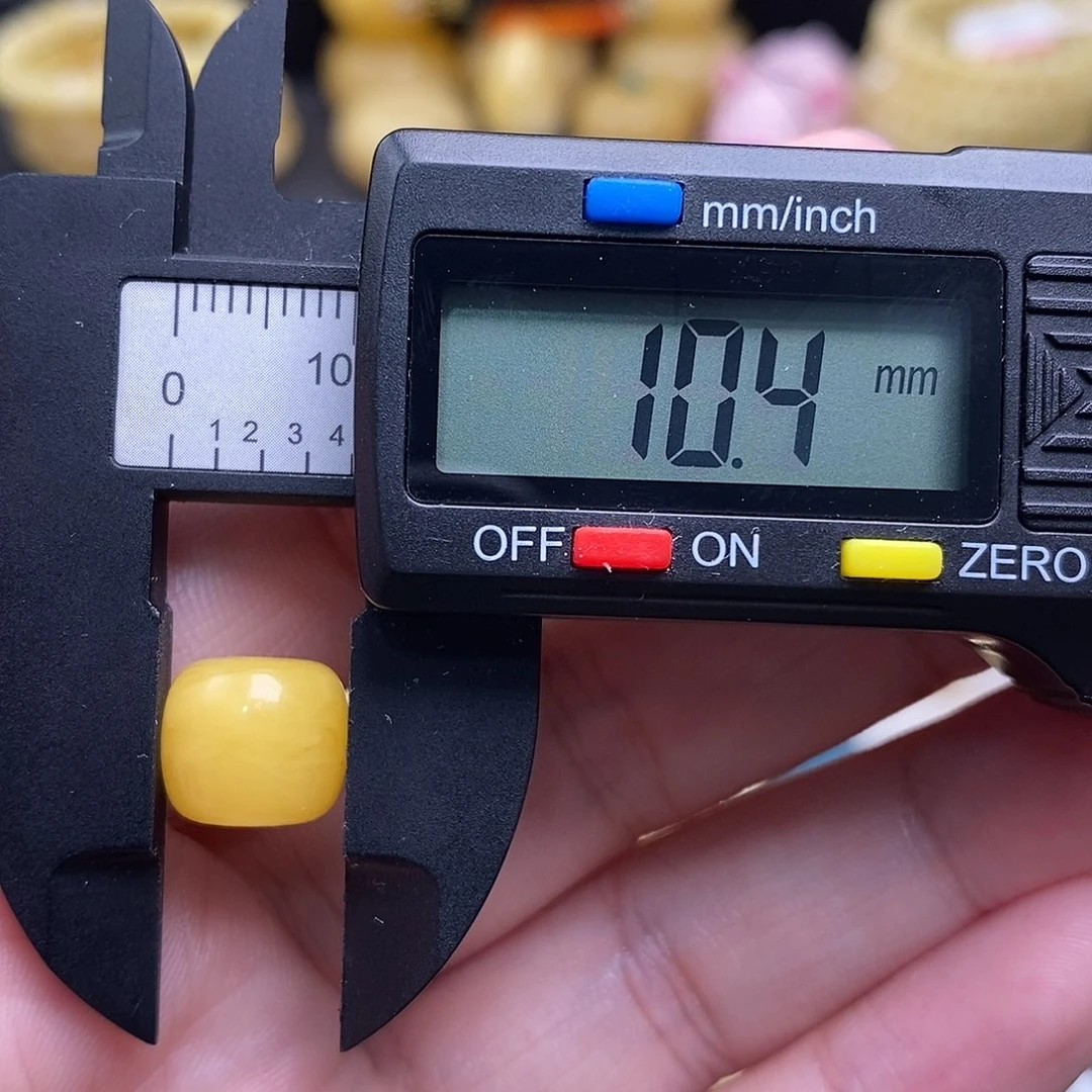 蜜蜡未镶嵌珠宝奇石