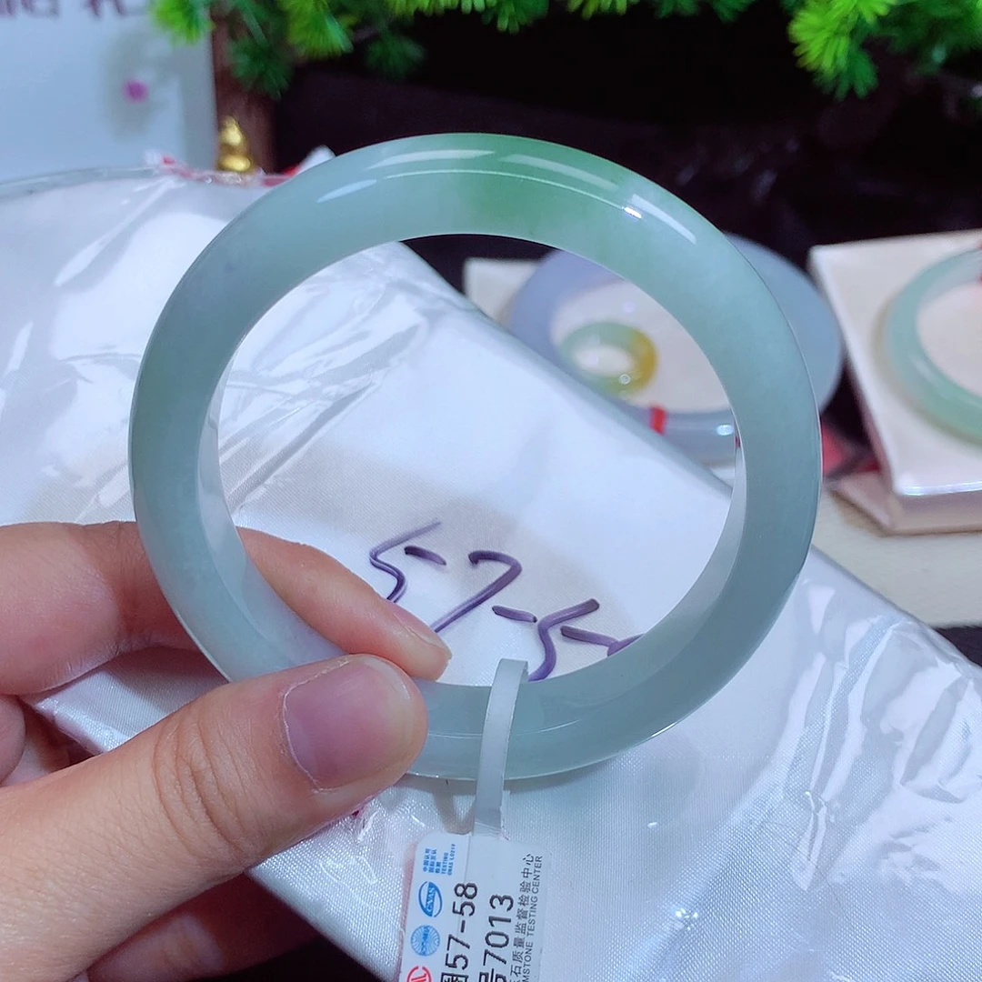 翡翠未镶嵌手镯7013