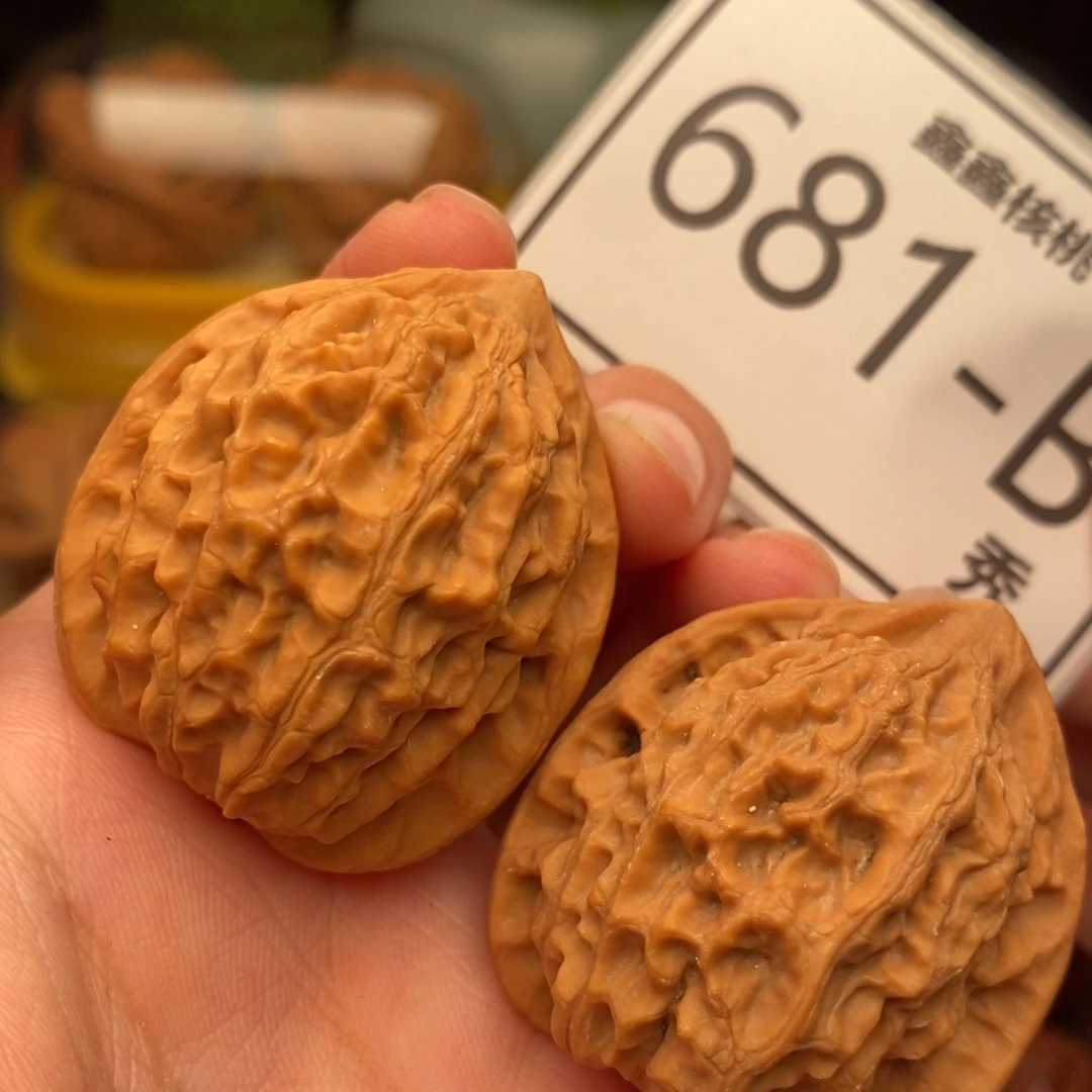 把件文玩核桃金牛34！