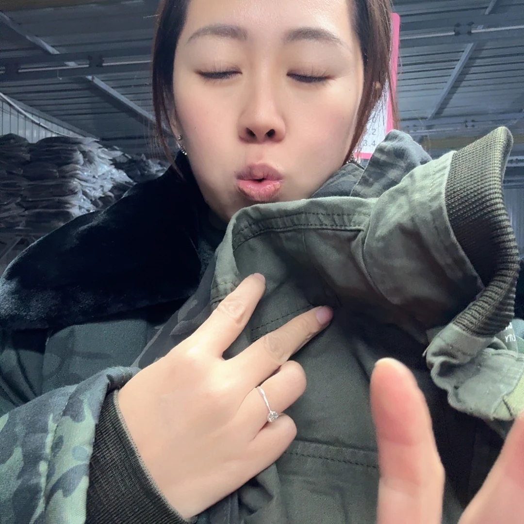 165上衣两件。444。