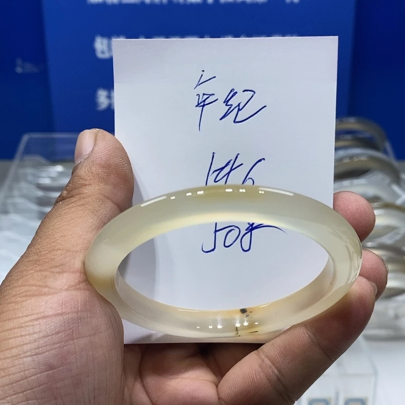 【闪购商品】玛瑙/玉髓手镯未镶嵌情****纪