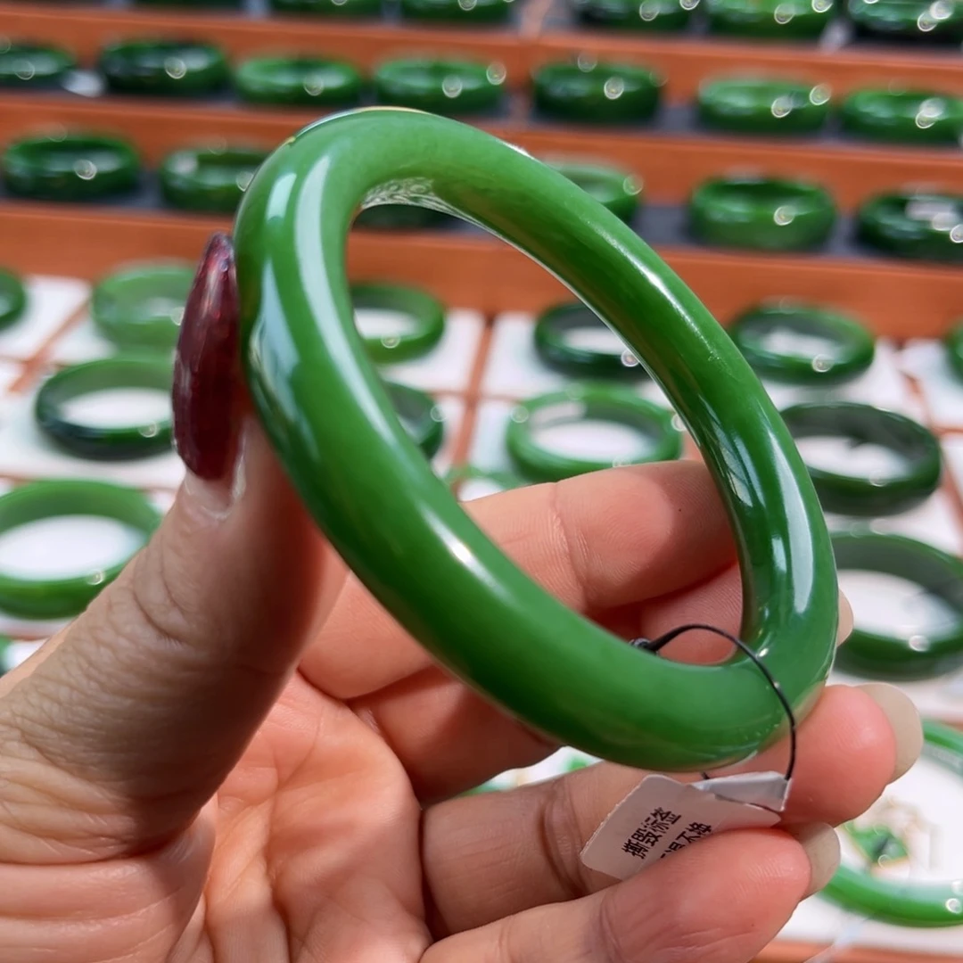 未镶嵌手镯和田玉（碧玉）信***?