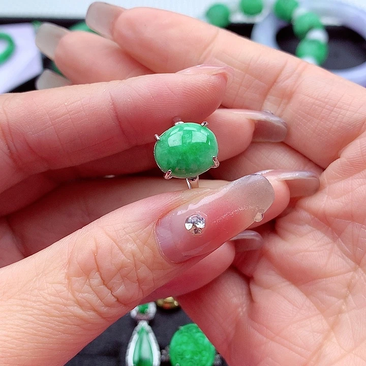 翡翠颈饰银S925镶嵌翡翠