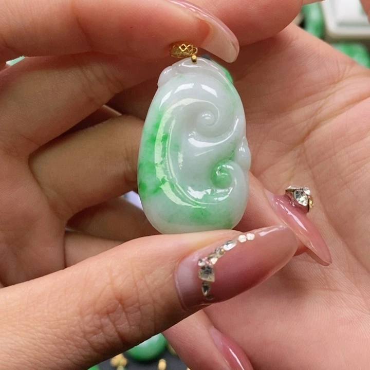 翡翠颈饰未镶嵌吊坠