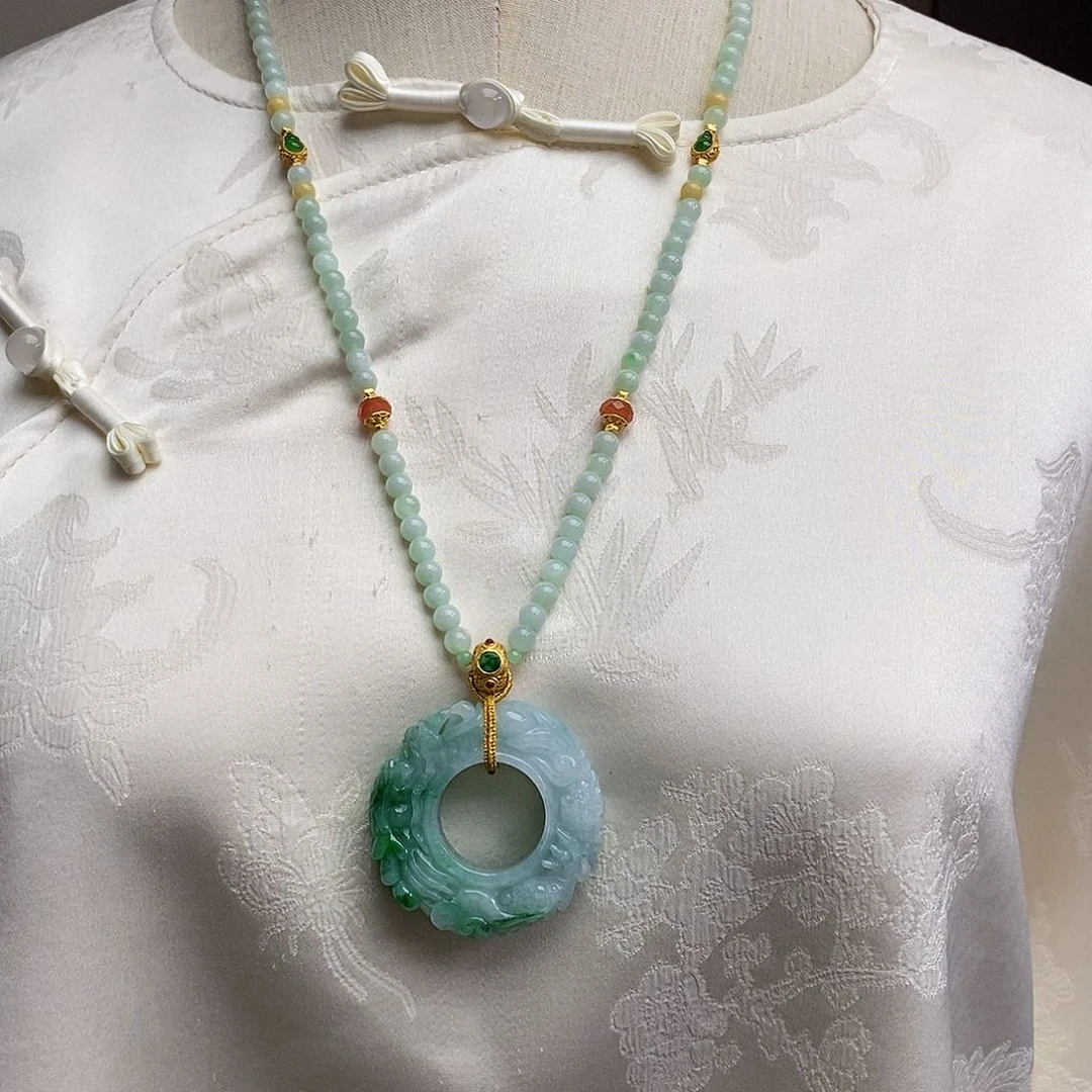 翡翠颈饰未镶嵌天然