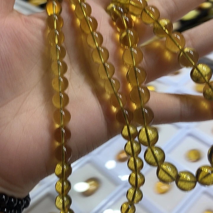 未镶嵌颈饰琥珀柳青项链