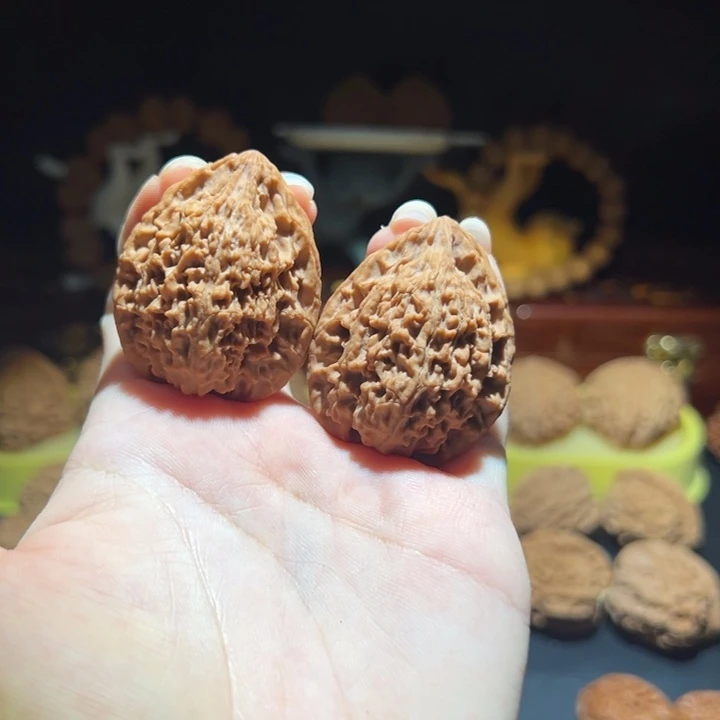 回***留文玩核桃把件火凤