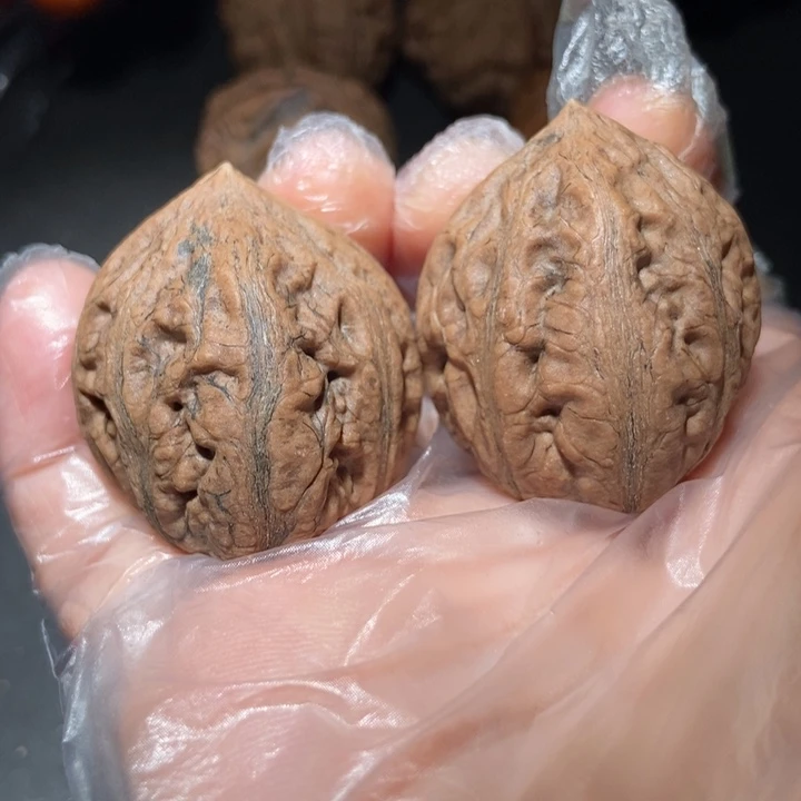 文玩核桃把件东北楸子小雪42