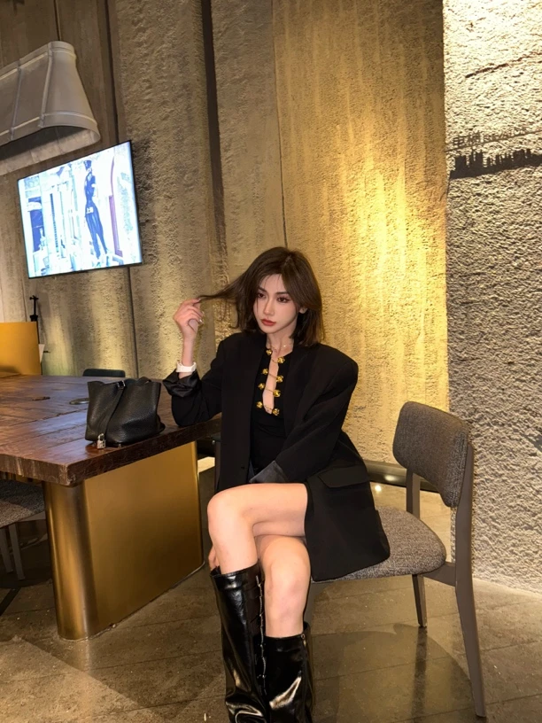 黑色西装外套高级感宽松休闲设计感小众西服