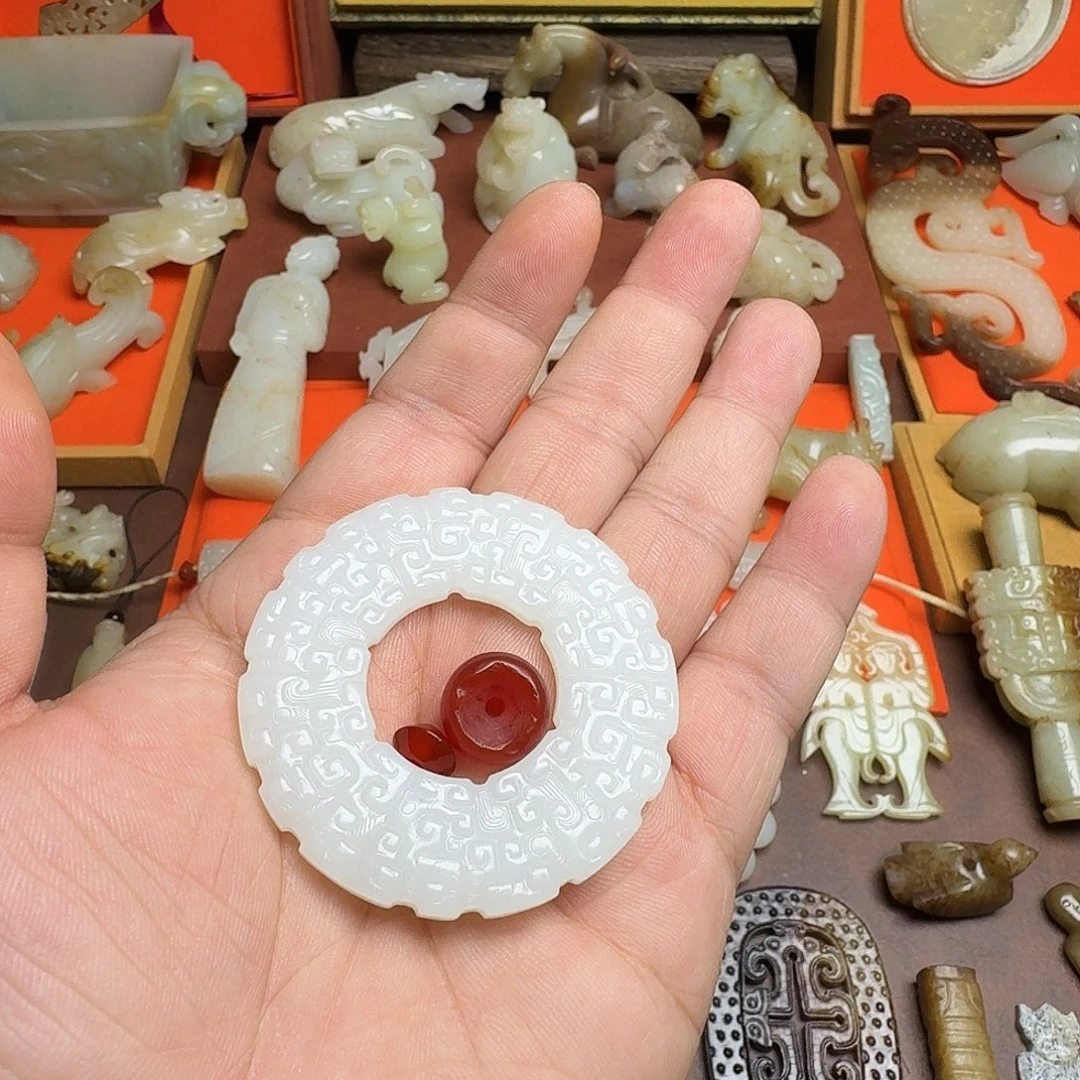 J***.和田玉（糖玉）未镶嵌挂件