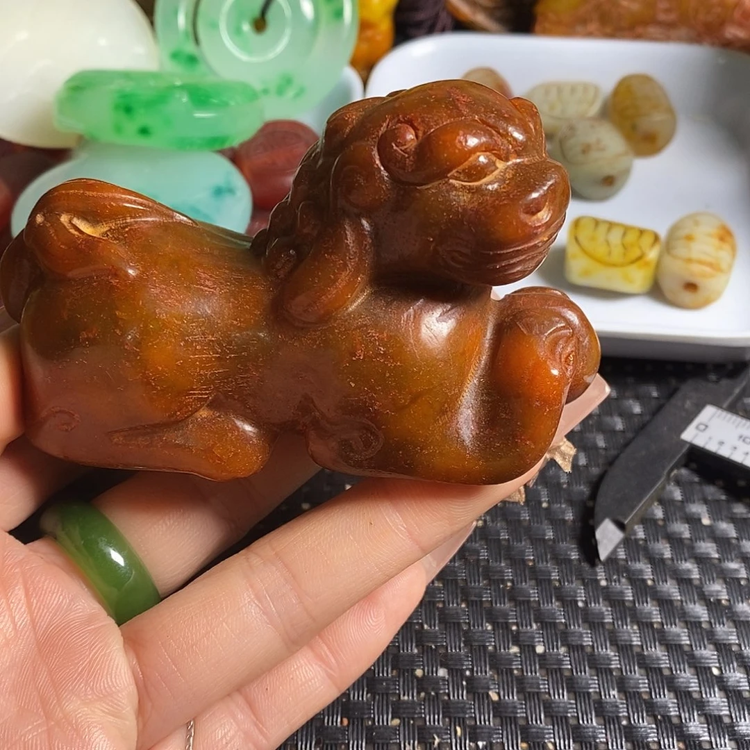 岫岩老玉（透闪石质玉）未镶嵌珠宝奇石