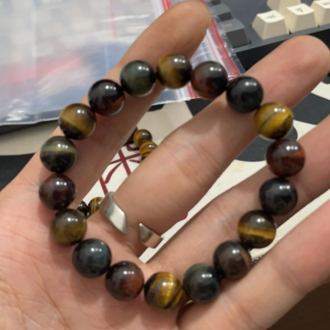 A  99  卡10彩虎手链