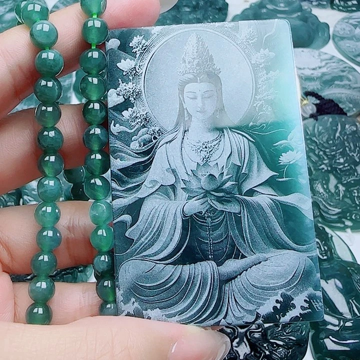 翡翠未镶嵌颈饰多样性发货天然的A货翡翠