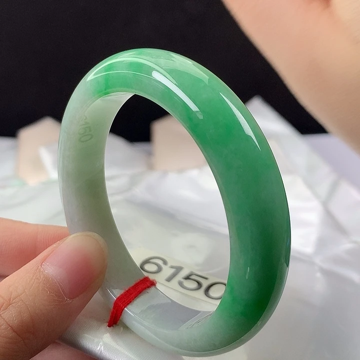 翡翠未镶嵌手镯53.8圈