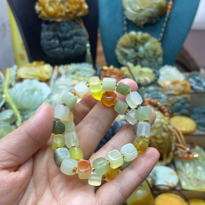 用***5蛇纹石玉未镶嵌颈饰