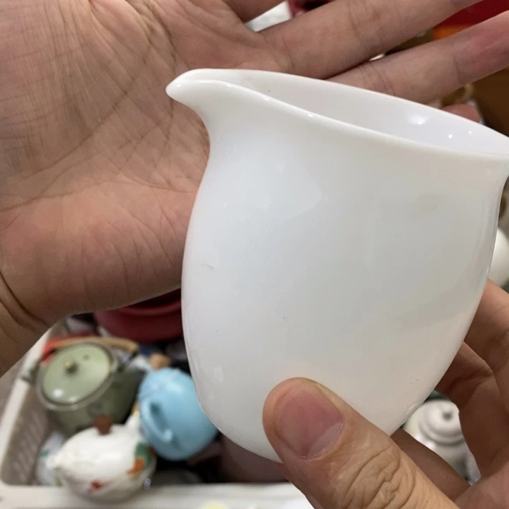 陶瓷艺术品及陶瓷壶