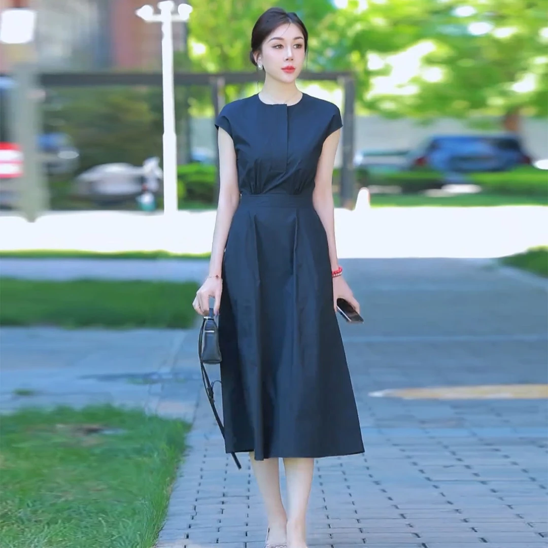 高级感气质赫本风连衣裙女2025夏季新款收腰显瘦法式端庄优雅长裙