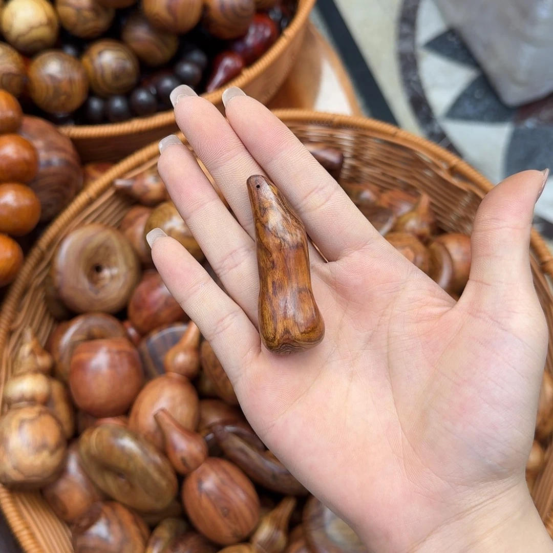 略****略越南黄花梨精美高级吊坠穿绳