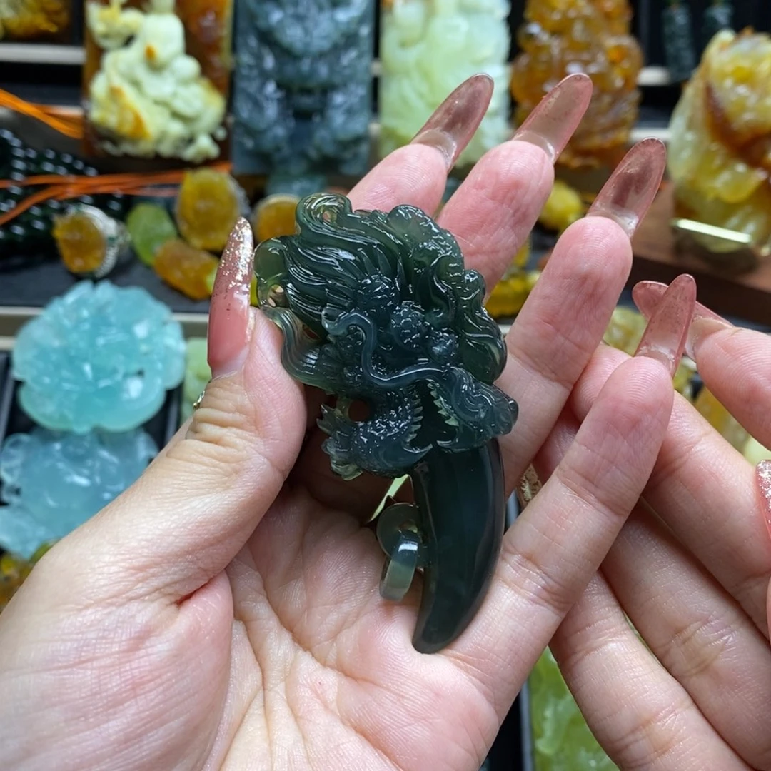 蛇纹石玉颈饰未镶嵌抹****忆