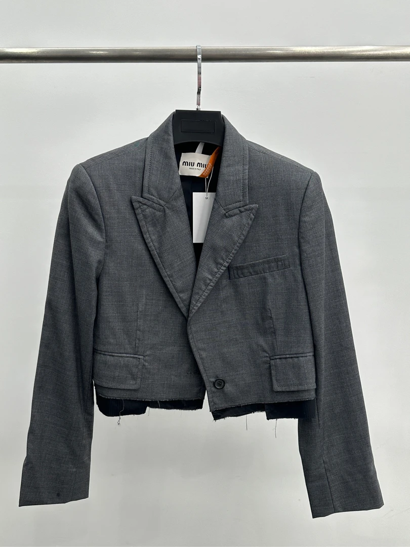 【QQ11545456】MIU MIU/缪缪  灰色夹克外套 40码 成色很好