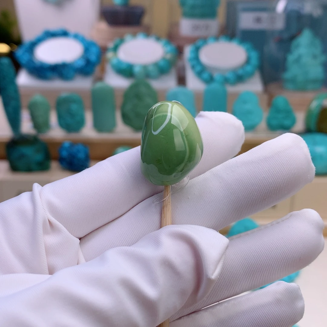 绿松石未镶嵌挂件