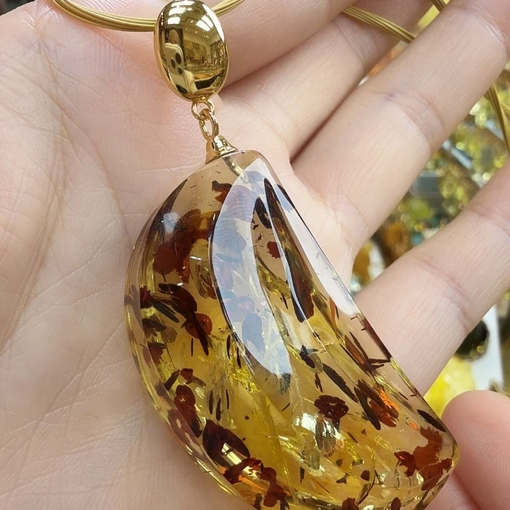 琥珀未镶嵌珠宝奇石