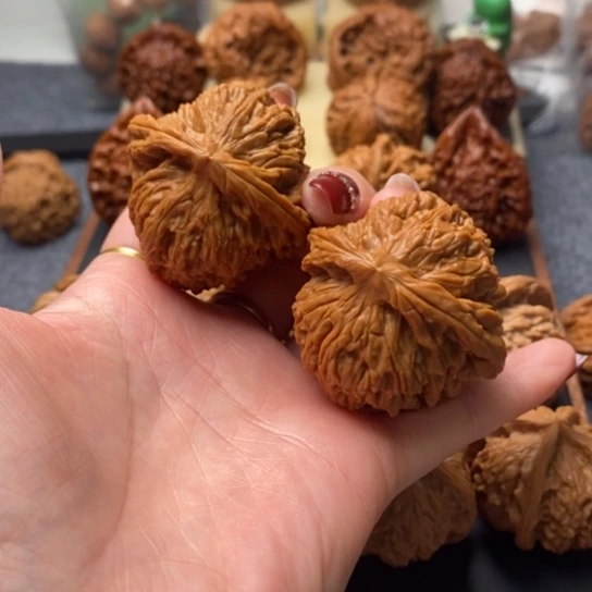 文玩核桃吊坠全品45南疆石精配