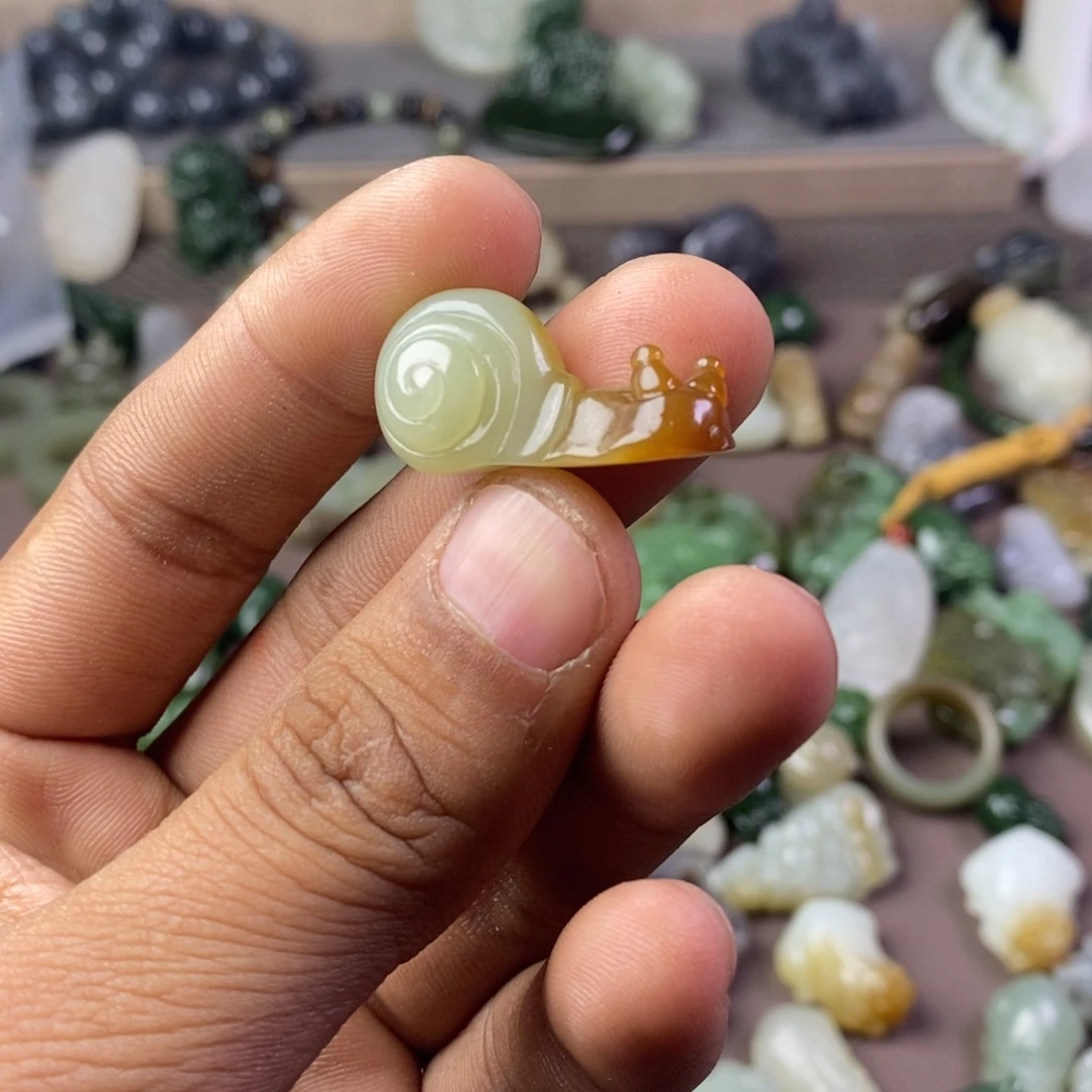 和田玉颈饰未镶嵌朱*