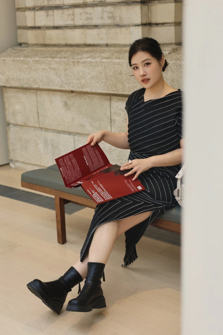 361-404号大福利褶皱百搭设计款上衣