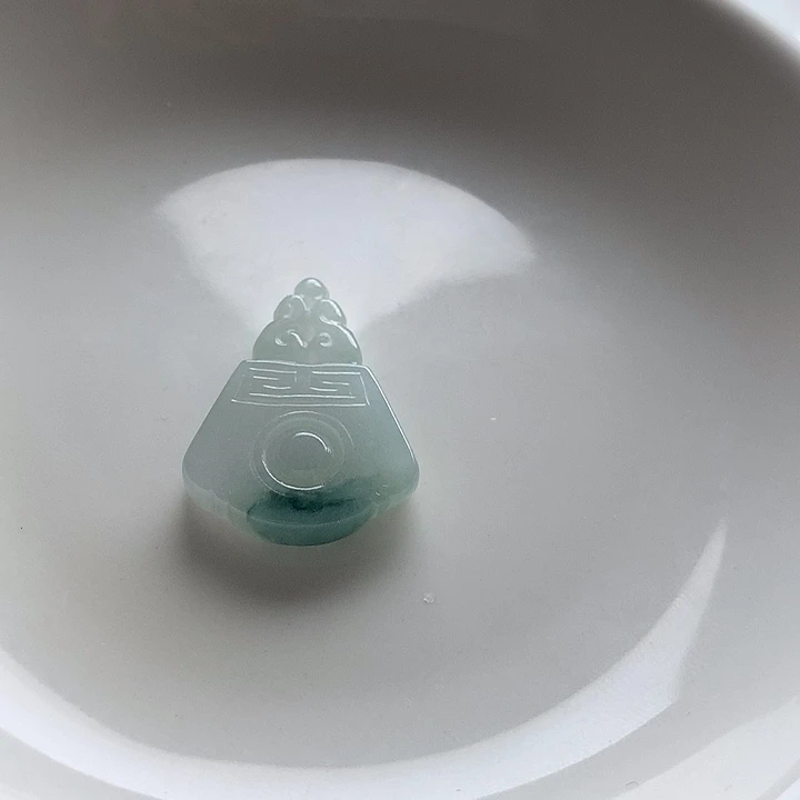 翡翠未镶嵌挂件无事牌一个