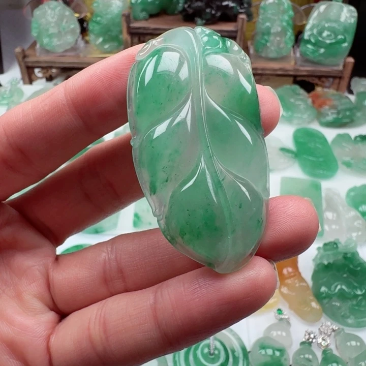 颈饰未镶嵌石英质玉