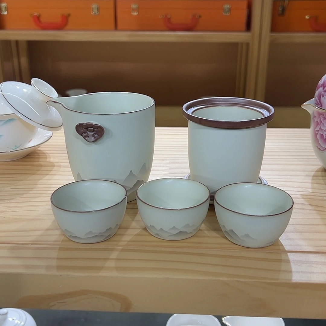 金字塔顶是在上的嘛u