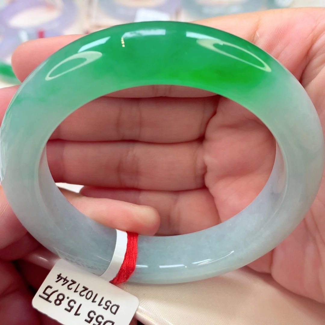 未镶嵌手镯翡翠午****?分单c c