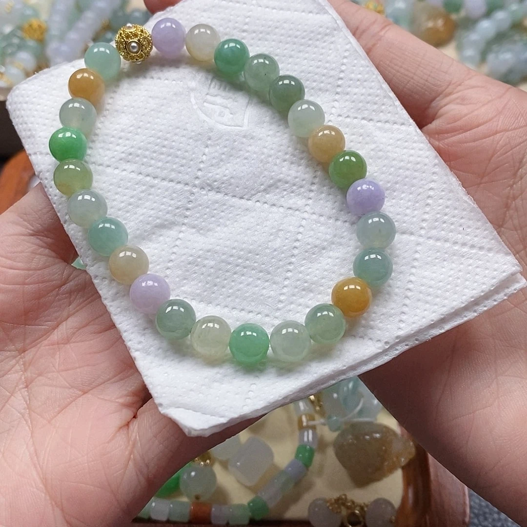 翡翠颈饰未镶嵌财*?闪