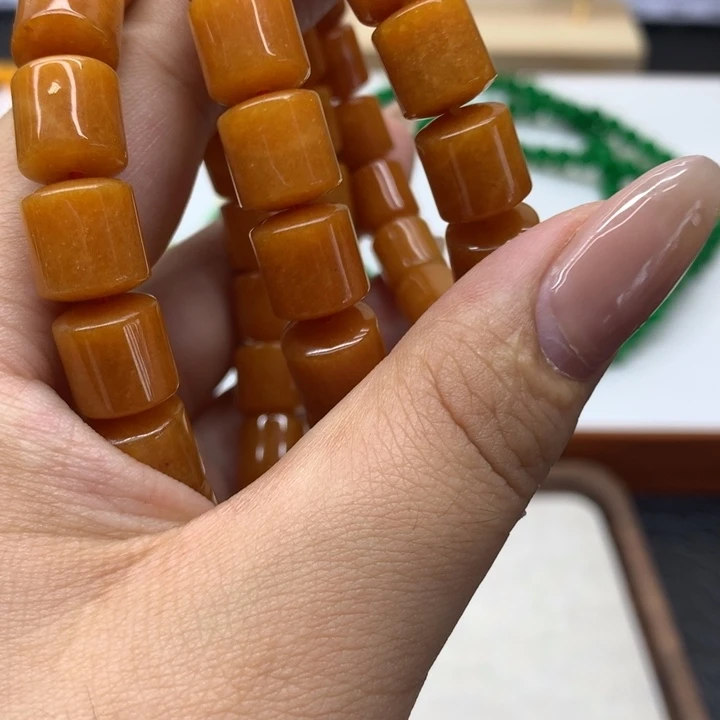 翡翠未镶嵌颈饰吊坠