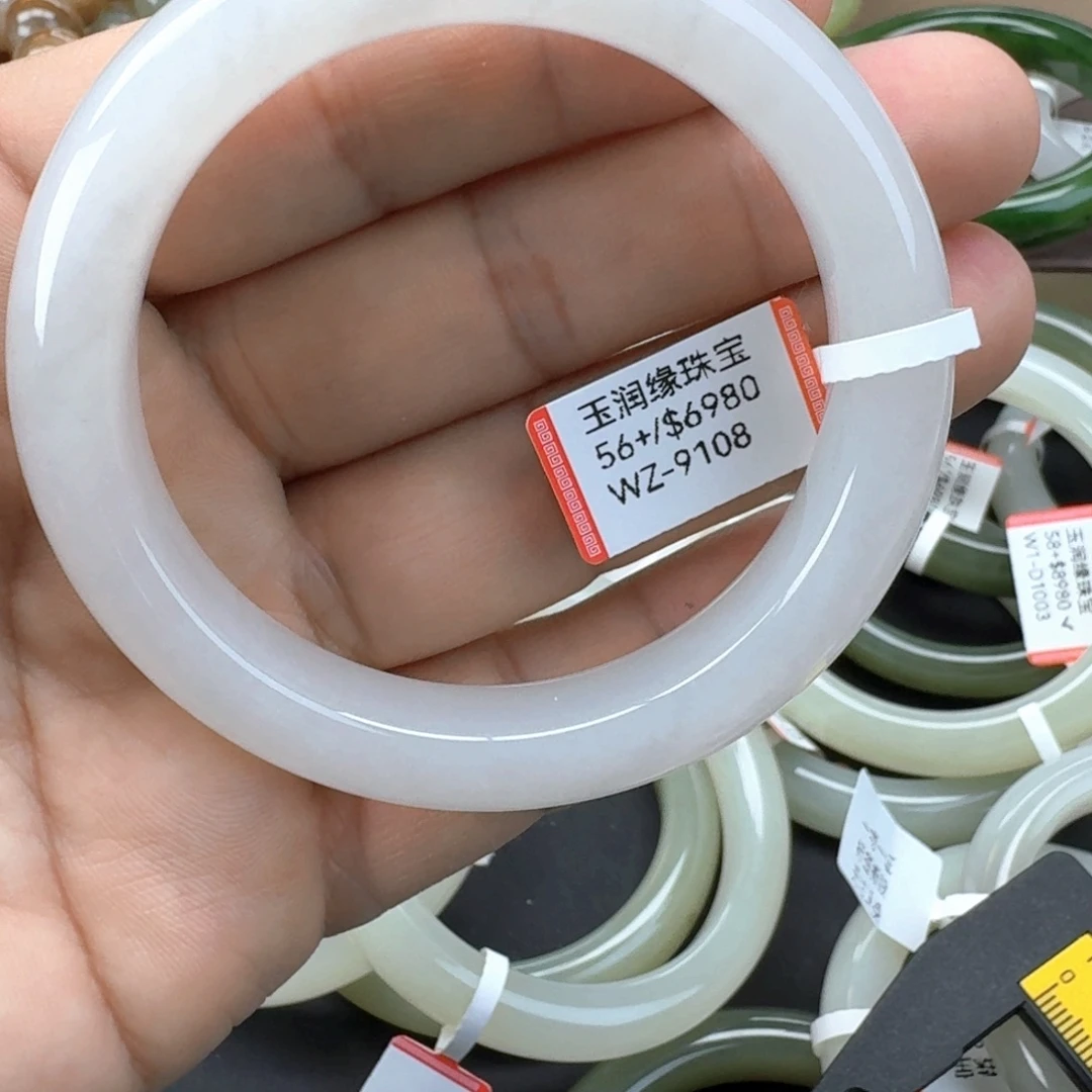 和田玉（糖玉）未镶嵌手镯
