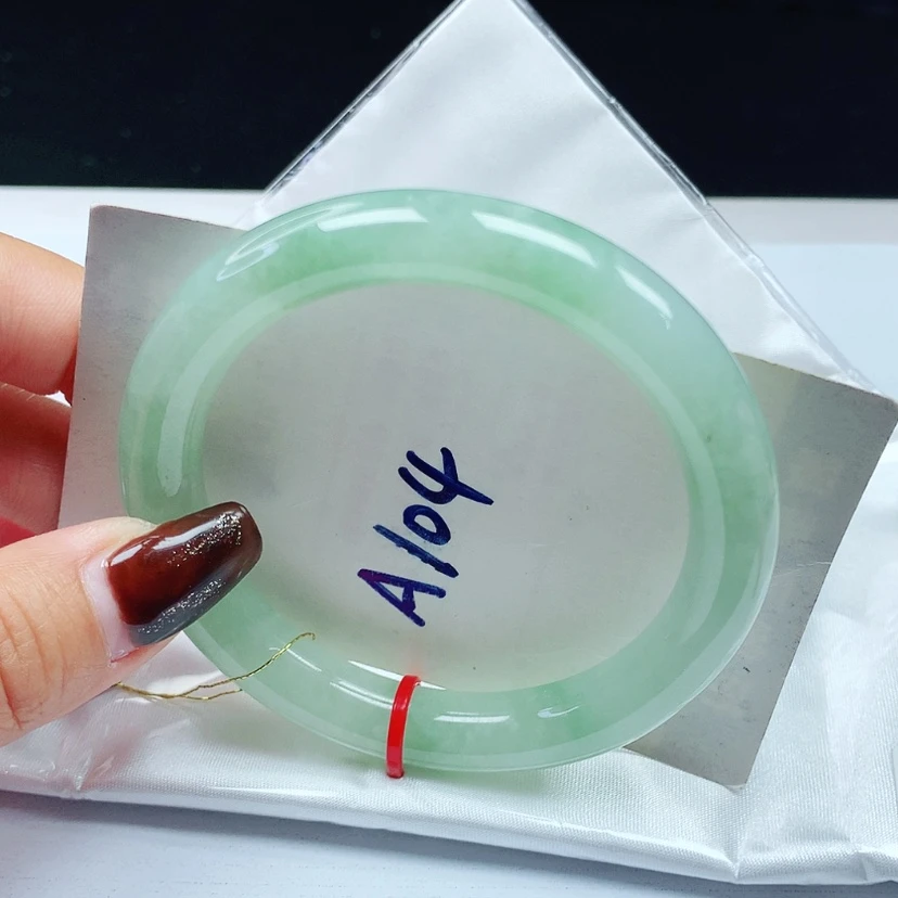 【闪购商品】翡翠手镯未镶嵌 圆条55+