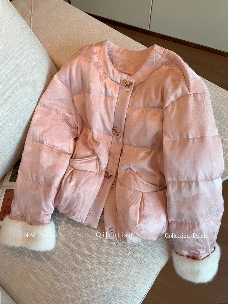 粉色新中式提花蝴蝶纽扣棉服女2025冬新款气质减龄保暖国风短外套