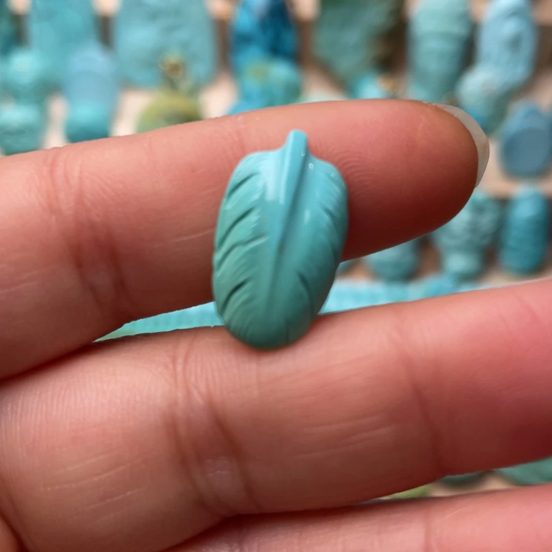 绿松石未镶嵌颈饰