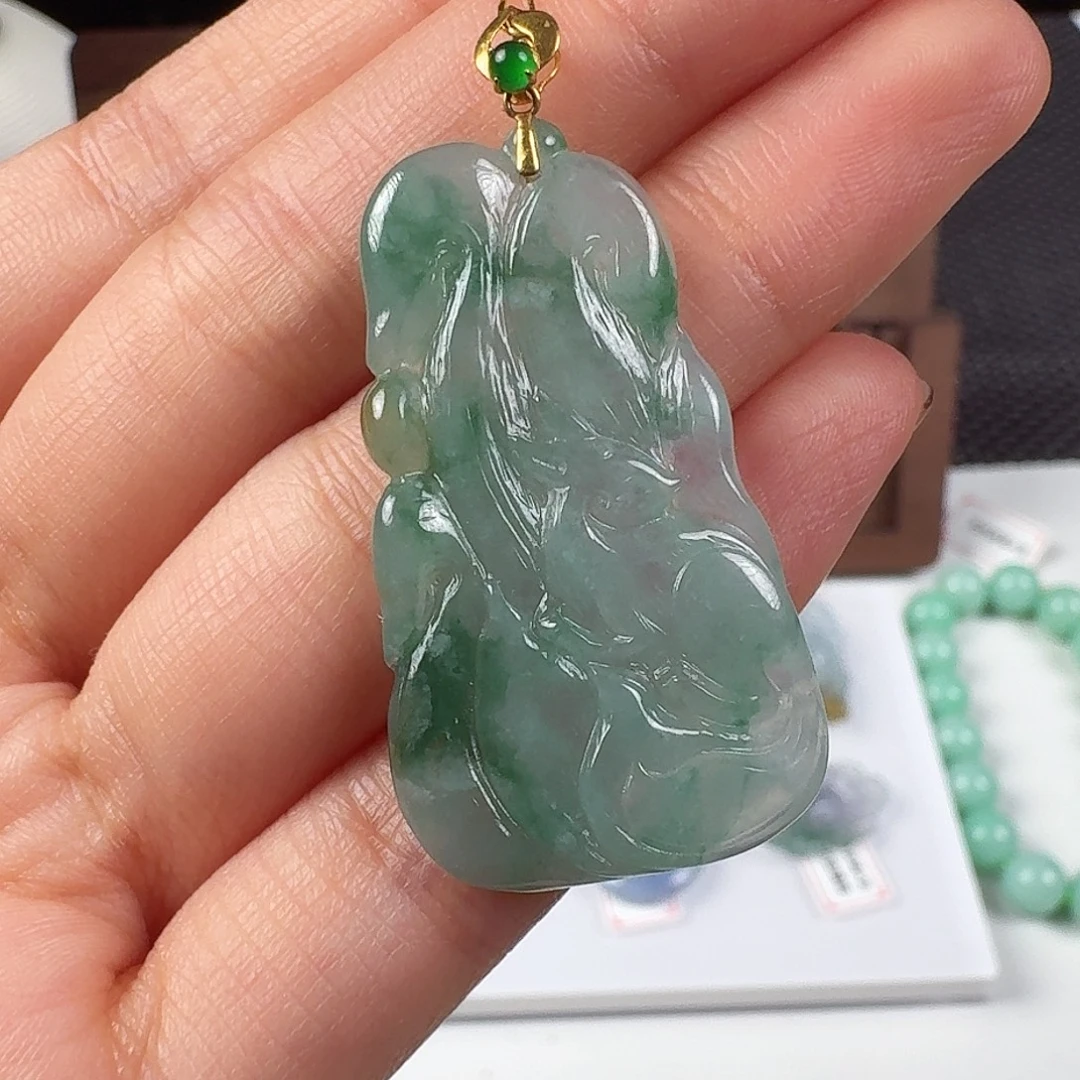 翡翠18K金镶嵌颈饰