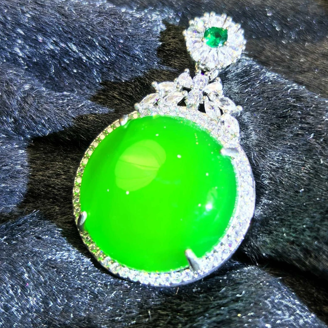 ST7186【东齐珠宝】秦紫玛瑙绿圆无事牌吊坠-配麻花链-送礼佳品