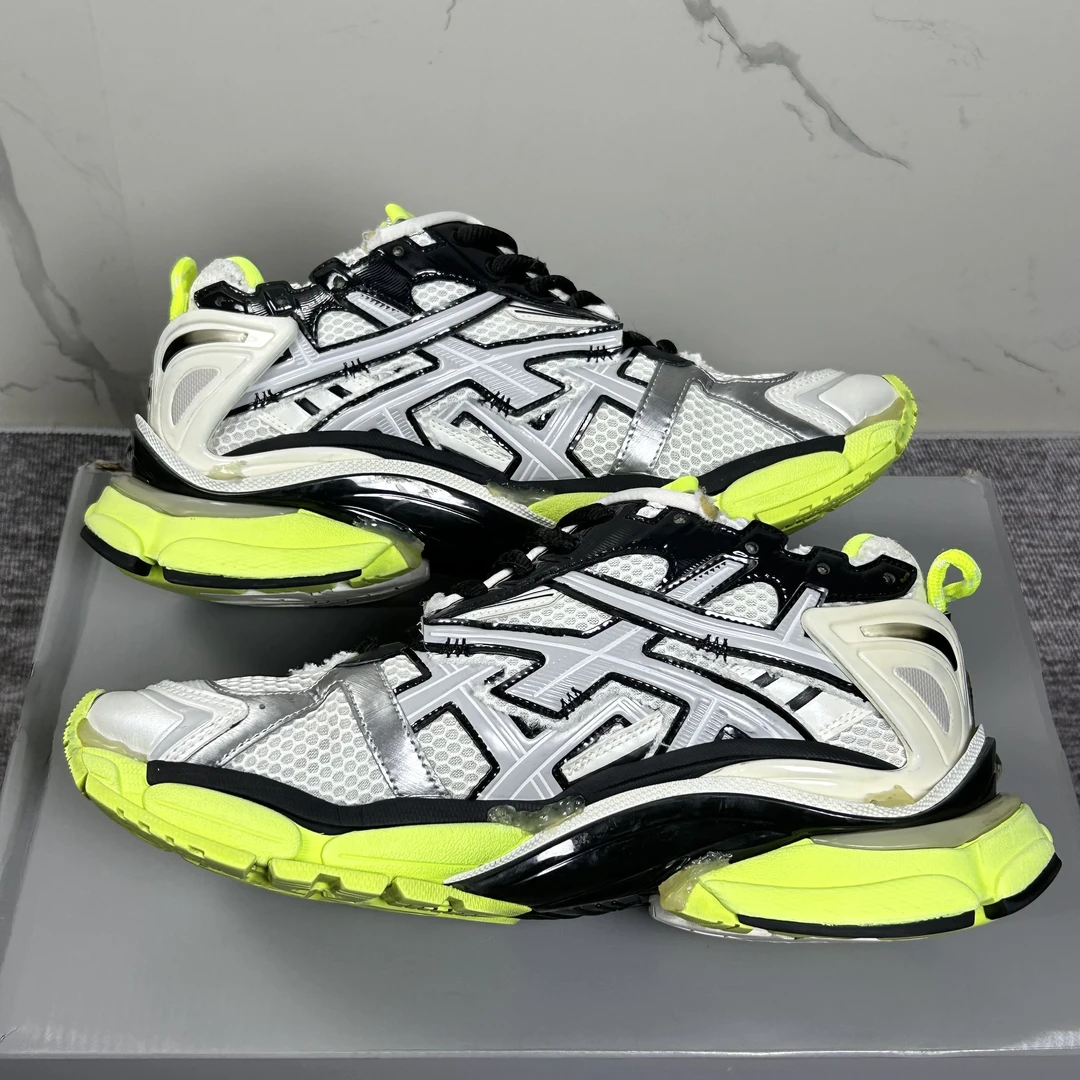 95新 Balenciaga/巴黎世家  Runner 白黑黄 42码 下地不多