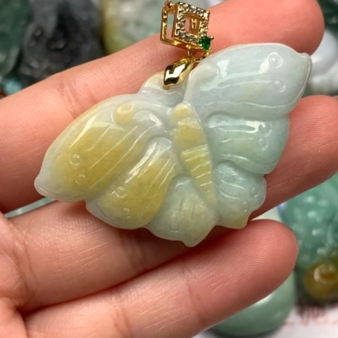 翡翠颈饰未镶嵌翡翠