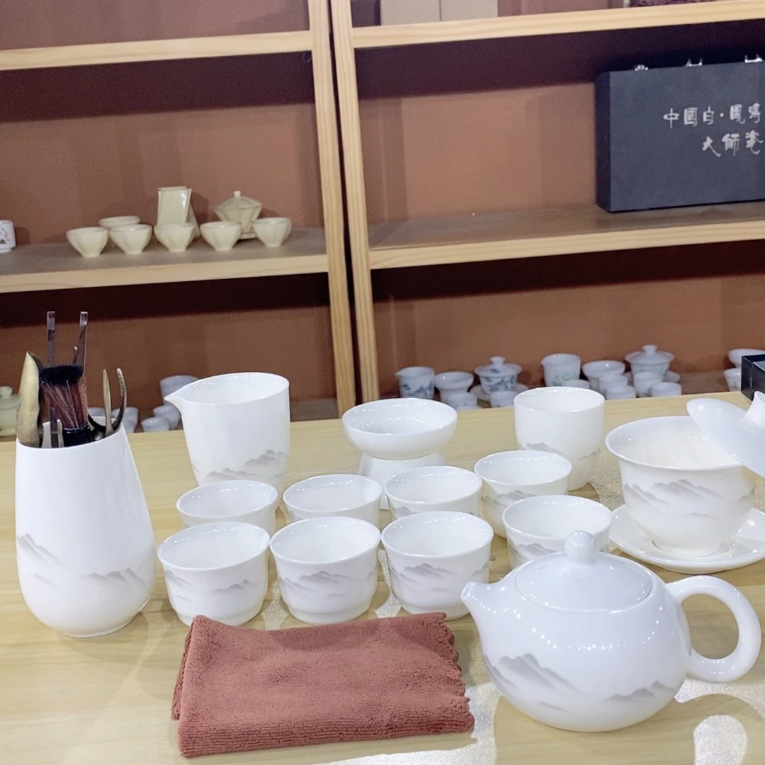 瓷片水墨江山羊脂玉套装21头