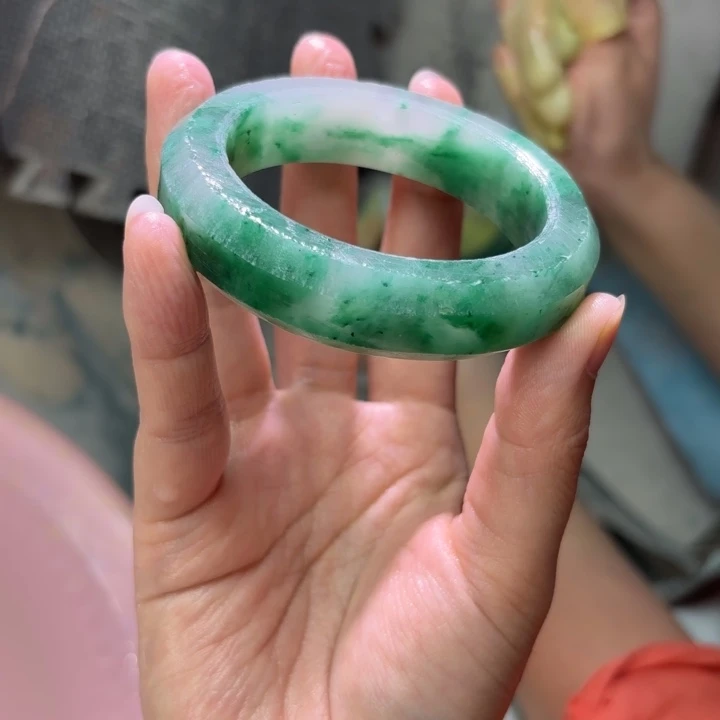 @***底石英质玉（非洲翠）手镯未镶嵌定制