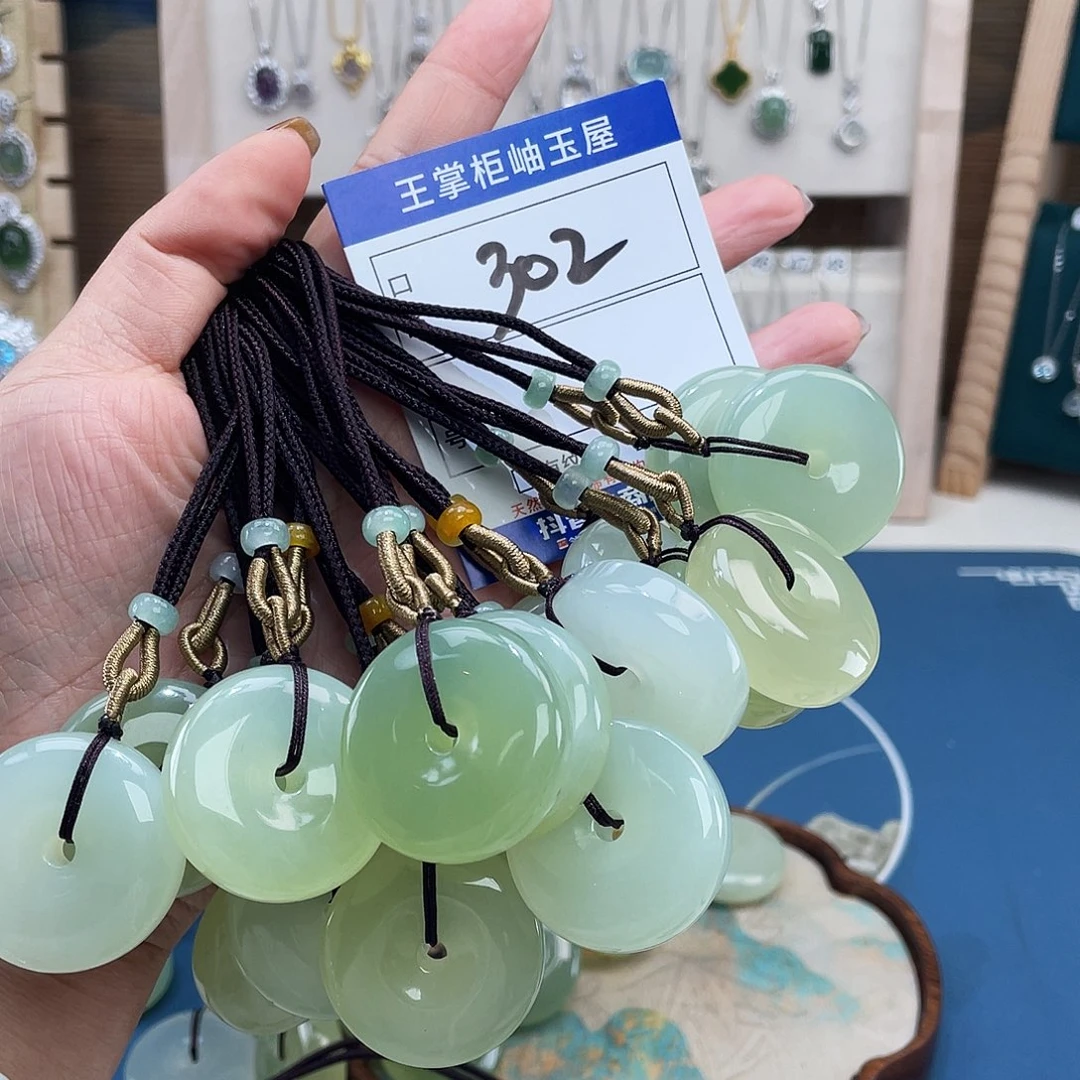 岫玉未镶嵌吊坠吊坠多样性，发一件